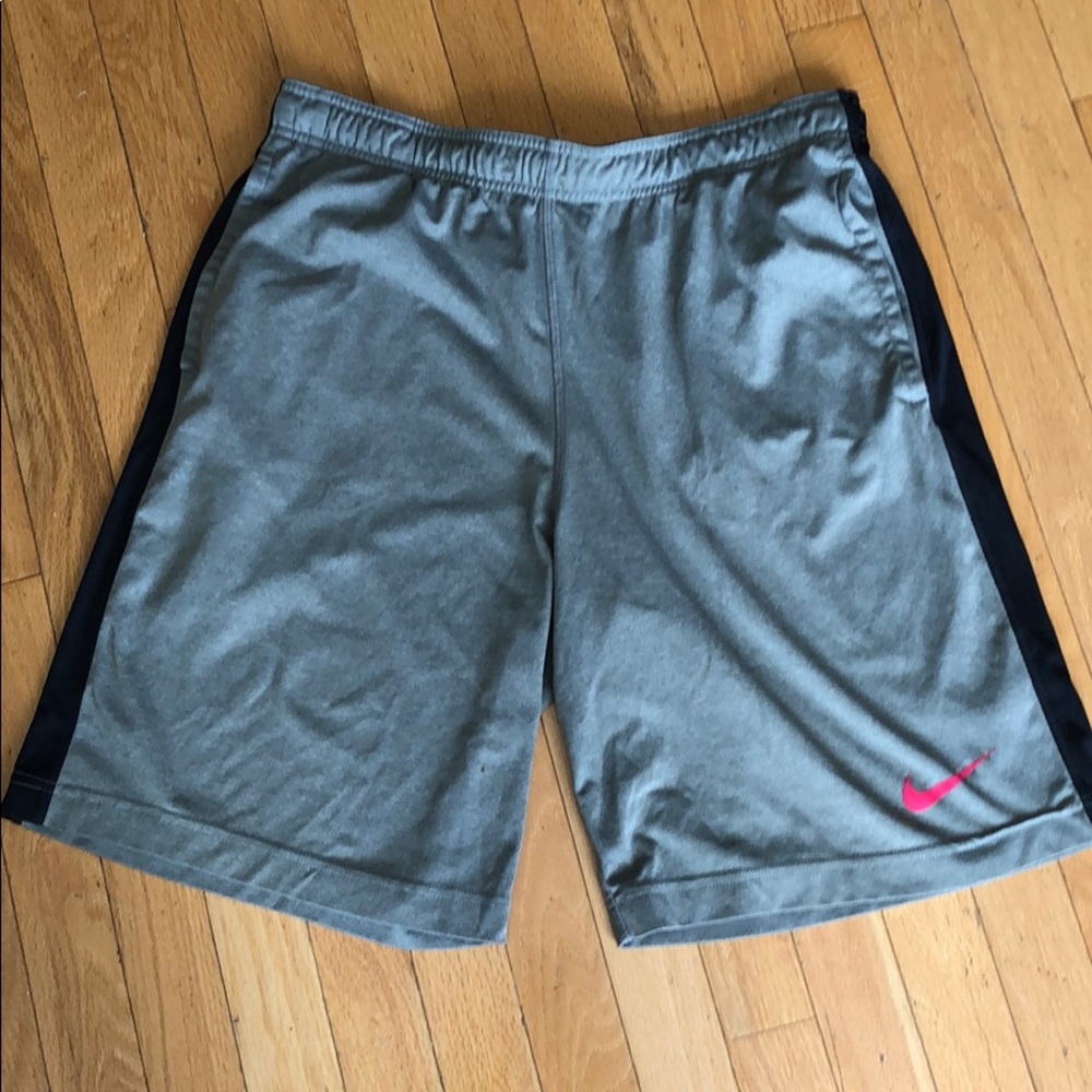 men’s size L Nike shorts